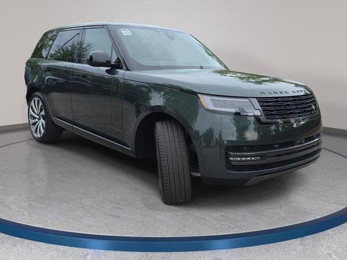 Green 2026 Land Rover Range Rover P400 SE