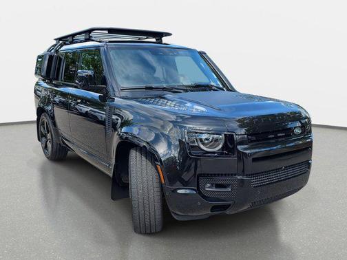 2024 Land Rover Defender 130 P400 X-Dynamic SE