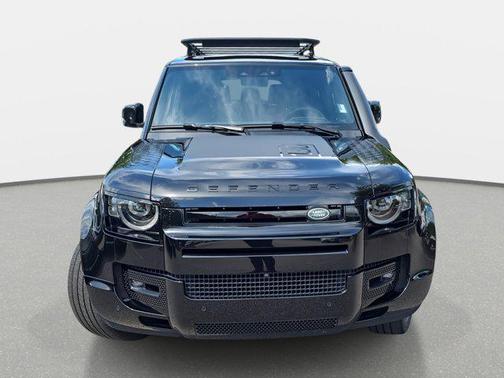 2024 Land Rover Defender 130 P400 X-Dynamic SE
