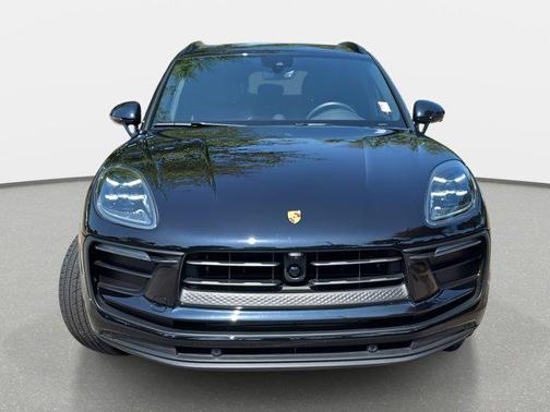 2023 Porsche Macan Base