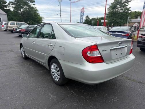 Lunar Mist Metallic 2004 Toyota Camry LE