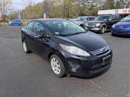 Tuxedo Black Metallic 2013 Ford Fiesta SE