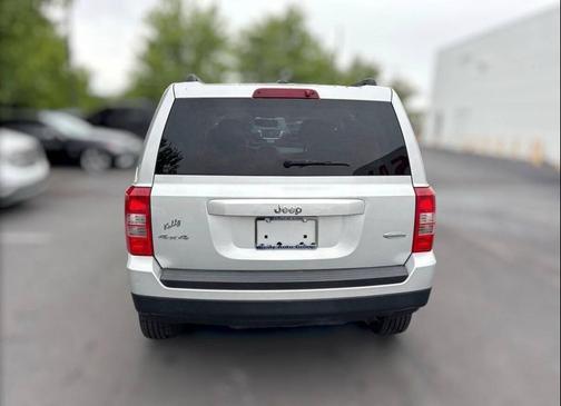 Mineral Gray Metallic Clearcoat 2012 Jeep Patriot Latitude