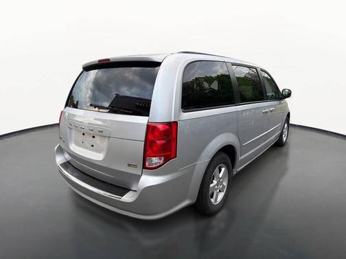 Bright Silver Metallic Clearcoat 2012 Dodge Grand Caravan SXT