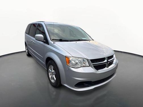 Bright Silver Metallic Clearcoat 2012 Dodge Grand Caravan SXT