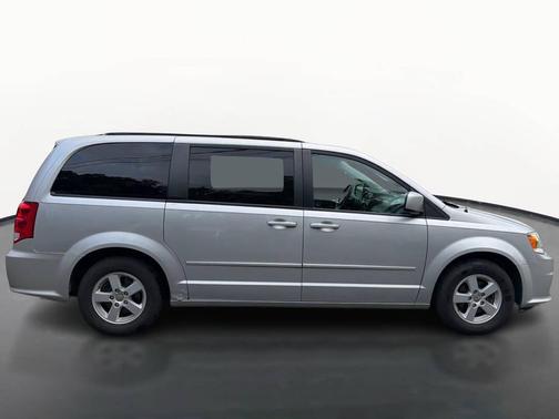 Bright Silver Metallic Clearcoat 2012 Dodge Grand Caravan SXT