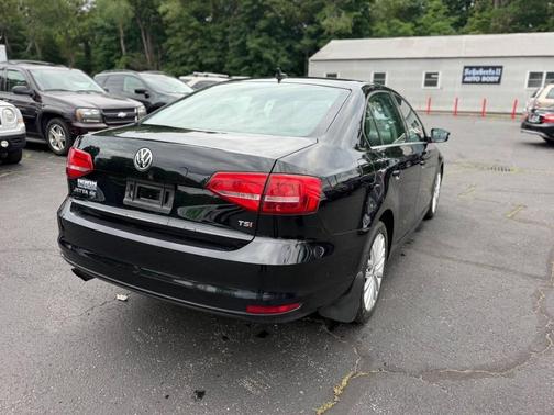 Black 2015 Volkswagen Jetta Auto SE w/Connectivity/Navigation
