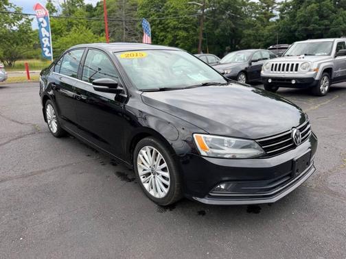 Black 2015 Volkswagen Jetta Auto SE w/Connectivity/Navigation
