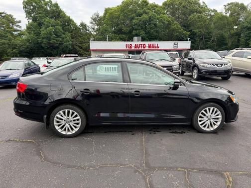 Black 2015 Volkswagen Jetta Auto SE w/Connectivity/Navigation