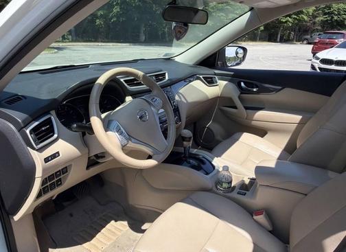 Moonlight White 2014 Nissan Rogue SL