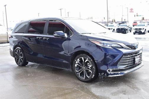 2025 Toyota Sienna Platinum