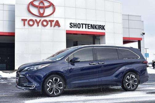 2025 Toyota Sienna Platinum