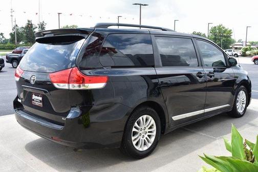 2011 Toyota Sienna XLE