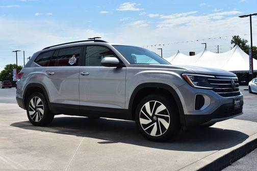 Silver Mist Metallic 2024 Volkswagen Atlas 2.0T SE w/Technology 4MOTION