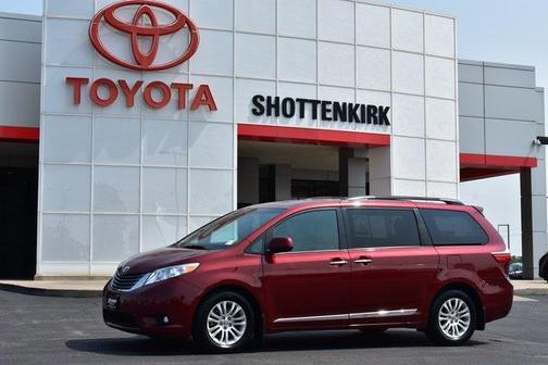2017 Toyota Sienna XLE