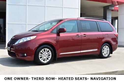 2017 Toyota Sienna XLE