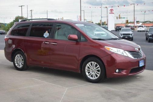 2017 Toyota Sienna XLE