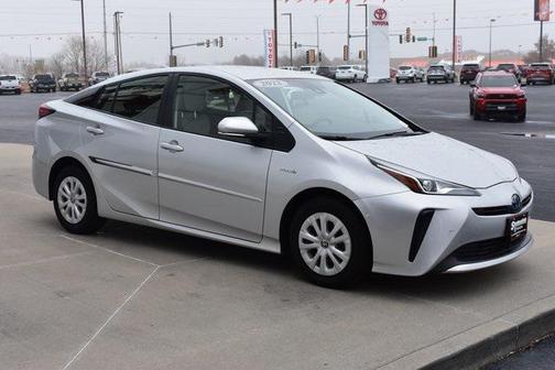 2022 Toyota Prius LE