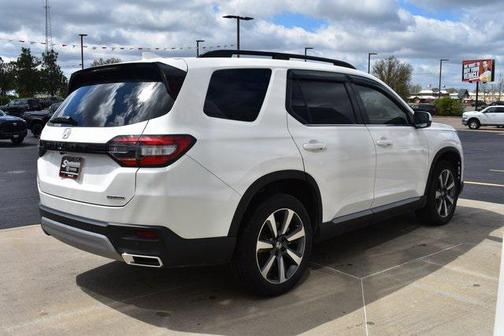 2025 Honda Pilot Touring 8-Passenger