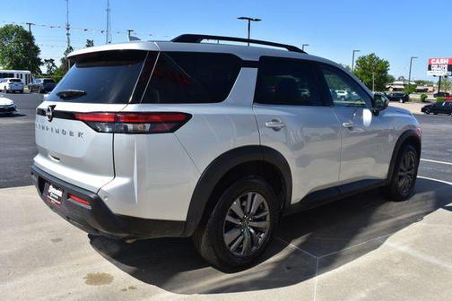 Brilliant Silver Metallic 2025 Nissan Pathfinder SV FWD