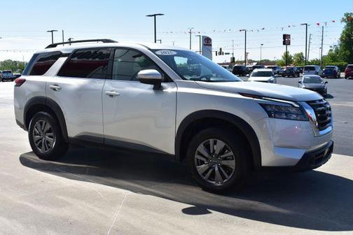 Brilliant Silver Metallic 2025 Nissan Pathfinder SV FWD