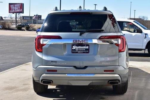 2023 GMC Acadia Denali