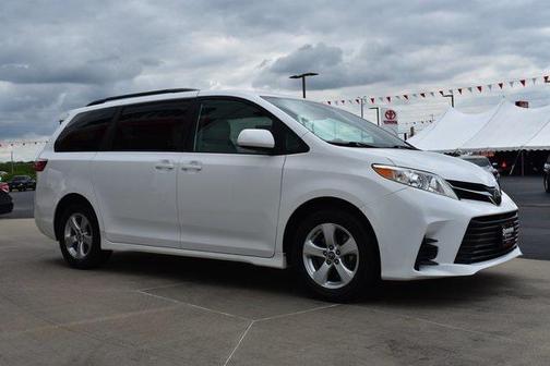 2020 Toyota Sienna LE