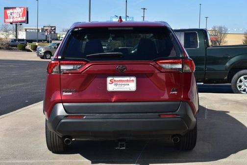 2022 Toyota RAV4 LE