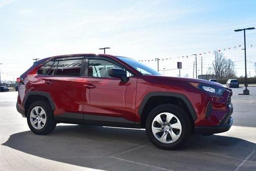 2022 Toyota RAV4 LE
