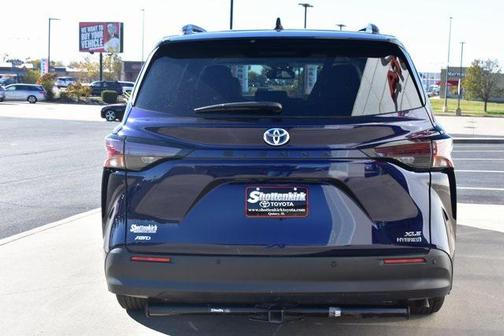 2023 Toyota Sienna XLE