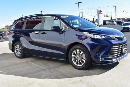 2023 Toyota Sienna XLE