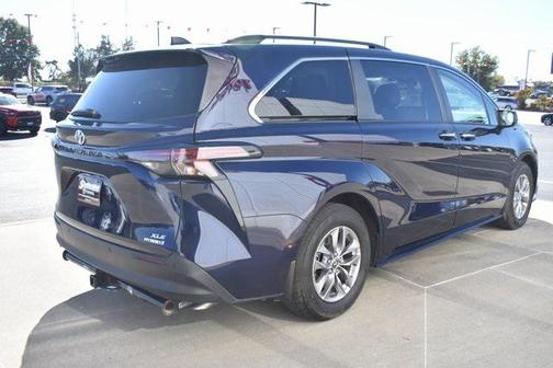 2023 Toyota Sienna XLE
