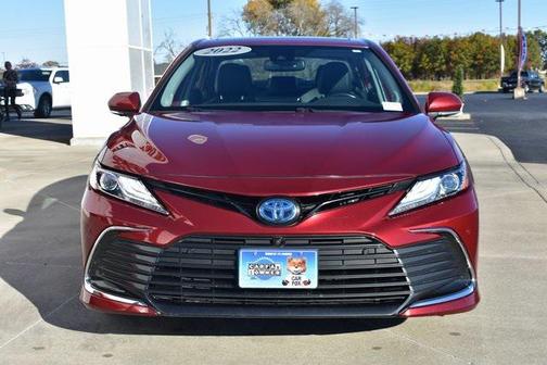 2022 Toyota Camry Hybrid XLE
