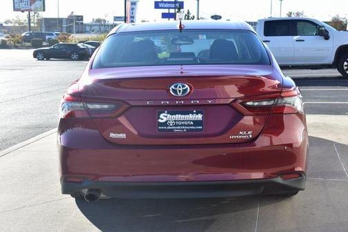 2022 Toyota Camry Hybrid XLE