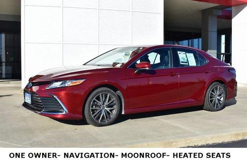 2022 Toyota Camry Hybrid XLE