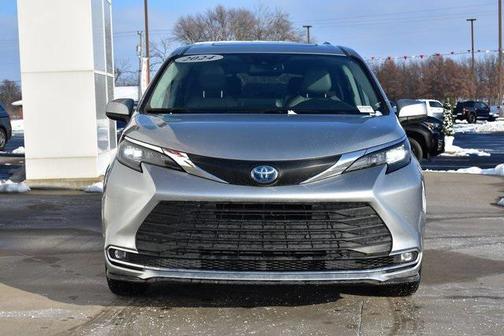 2024 Toyota Sienna XLE