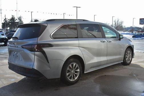 2024 Toyota Sienna XLE