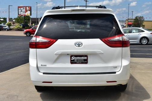 2020 Toyota Sienna LE