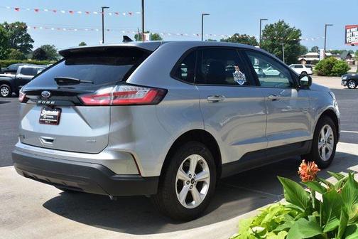 2023 Ford Edge SE