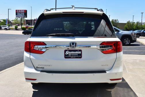 White Diamond Pearl 2018 Honda Odyssey Elite
