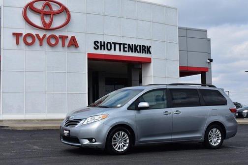 2017 Toyota Sienna XLE Premium