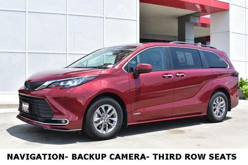 2021 Toyota Sienna XLE 8 Passenger