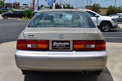 1998 Lexus ES 300 Base