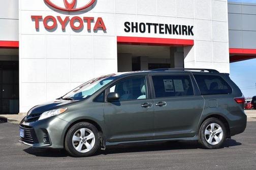 2020 Toyota Sienna LE