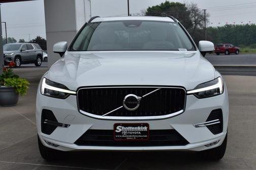 2022 Volvo XC60 B5 Momentum
