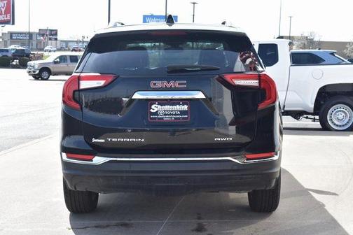 2022 GMC Terrain SLT