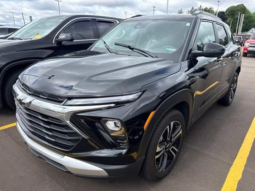 Mosaic Black Metallic 2025 Chevrolet Trailblazer LT