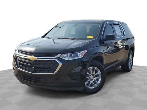 Mosaic Black Metallic 2021 Chevrolet Traverse LS