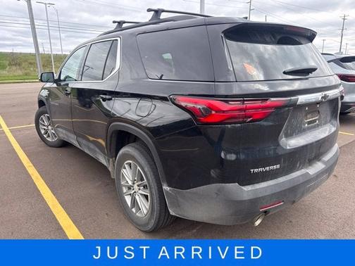 Mosaic Black Metallic 2023 Chevrolet Traverse LT Cloth