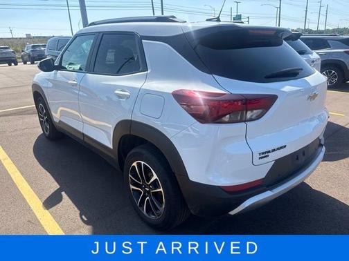 Summit White 2024 Chevrolet Trailblazer LT
